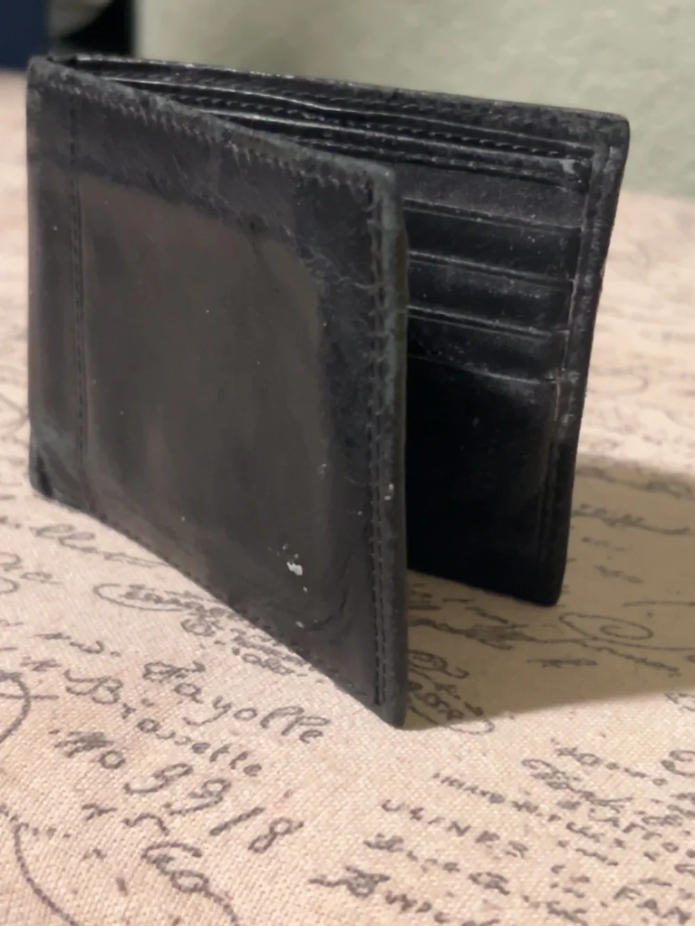 Men's Black Leather Bi-Fold Wallet